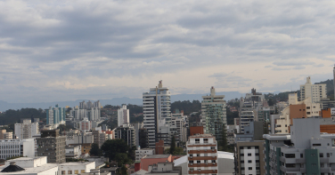 Notícia - Frente fria muda o tempo e derruba temperaturas em Criciúma e região