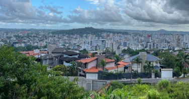 Notícia - Semana começa com tempo aberto e temperaturas amenas em SC