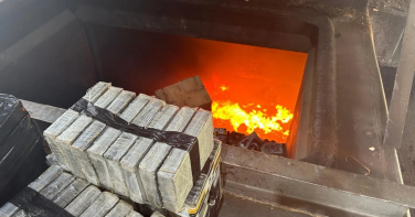 Notícia - PF e PM incineram mais de 5 toneladas de drogas apreendidas em SC