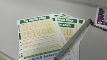 Notícia - Concurso 2966 da Mega-Sena sorteia prêmio de R$ 102 milhões nesta quinta-feira (29)