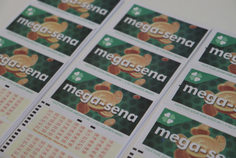 Notícia - Concurso 2977  da Mega-Sena sorteia prêmio de R$ 130 milhões nesta quinta-feira (26)