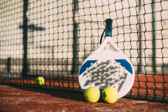 Notícia - Confrontos definidos para o torneio de padel do Projeto VivaMais neste sábado
