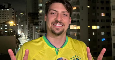 Notícia - Filho de Bolsonaro anuncia pré-candidatura a deputado federal por SC 