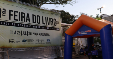 Notícia - Feira do Livro reforça incentivo à leitura com vale-livro para estudantes e projetos de alfabetização em Criciúma