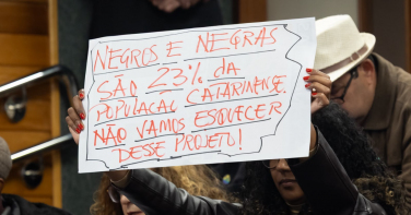 Notícia - Pedido de vista suspende tramitação de projeto que reduz cotas em Santa Catarina