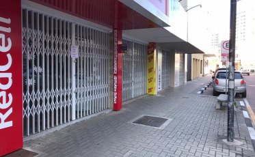 Comerciantes anseiam pela reabertura das lojas na segunda-feira