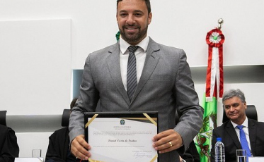 Deputados pedem saída de Lucas Esmeraldino da presidência do PSL