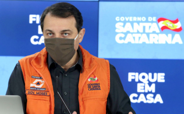 A corda bamba de Carlos Moisés