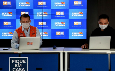 Carlos Moisés não fala nem da volta do transporte, nem do futebol