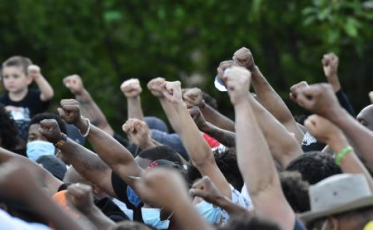 Os embates e diferenças entre Antifas e o conservadorismo 