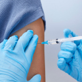 Anvisa muda regra e determina atualização das vacinas contra Covid-19 no Brasil