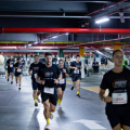 Corrida noturna passa por dentro do Nações Shopping e pelas ruas de Criciúma neste sábado