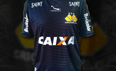 Uniforme novo e ingressos a R$ 10