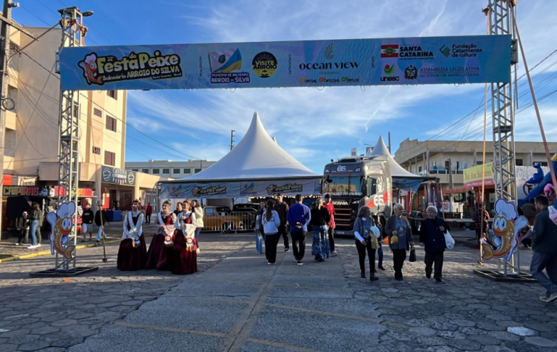 Festa do Peixe começa com shows, gastronomia e transmissão do jogo do Brasil em Arroio do Silva