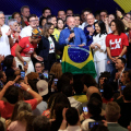 Após vitória, Lula agradece juventude e idosos pela reeleição; bigtechs foram contestadas