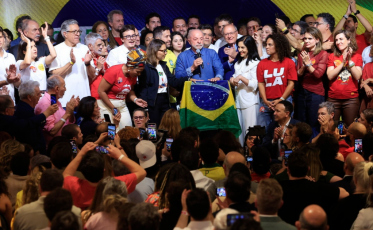 Após vitória, Lula agradece juventude e idosos pela reeleição; bigtechs foram contestadas