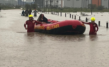 Chuva deixa 90 pessoas fora de casa em Criciúma e gera 39 chamados aos bombeiros na região