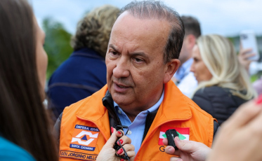 Jorginho Mello reassume Governo de SC por causa das chuvas e não participa do debate da Acaert