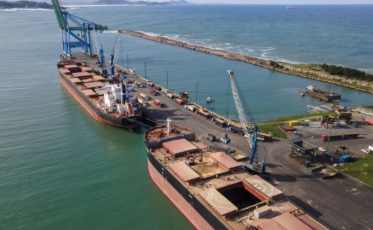 Com salto nos contêineres, Porto de Imbituba supera 5,9 milhões de toneladas no ano