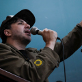 Renan Santos promete triplicar investimento para evitar mortes por desastres climáticos