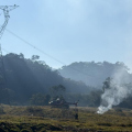 Helicóptero cai em área de campo e deixa uma pessoa morta em SC
