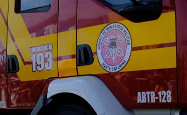 Estouro de pneu deixa trabalhador ferido em cidade de SC