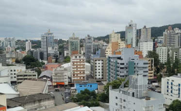 Sul de SC tem quinta nublada sem chuva e calor de 31°C na sexta