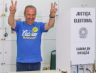Governador Jorginho Mello vota e destaca importância do segundo turno: 'Dia importante'