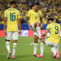Brasil goleia a Escócia, garante liderança do grupo e avança ao mata-mata com autoridade