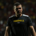 Muito volume, poucos gols: Louzer avalia derrota do Criciúma e pede ajuste na finalização