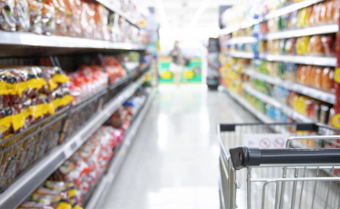 Vendas de supermercados crescem 10,6% no Sul, mas SC vê cautela sobre bets