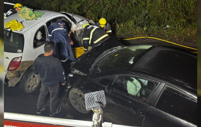 Quatro pessoas ficam feridas em colisão na SC-446