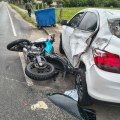 Colisão entre carro e moto deixa dois feridos na SC-390, em Tubarão