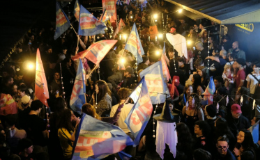 Eleitores de Lula comemoram a reeleição nas ruas de Criciúma