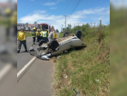 Carro capota na entrada do Balneário Rincão e mobiliza bombeiros