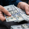 Dólar dispara 11% e chega a R$ 5,52 após resultado das eleições