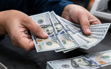 Dólar dispara 11% e chega a R$ 5,52 após resultado das eleições