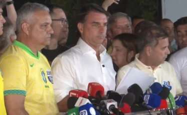 Flávio Bolsonaro desiste de pedir anulação do segundo turno e muda estratégia 