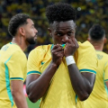 Brasil goleia o Panamá diante de mais de 70 mil torcedores no Maracanã