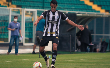 Figueirense e Paraná caem para a Série C