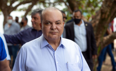 Governador afastado do DF é alvo de busca e apreensão da PF