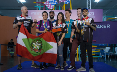 SC é destaque em competição de robótica que reproduz corridas de Fórmula 1