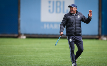 No duelo entre tricolores, o maior risco é para o técnico Roger Machado