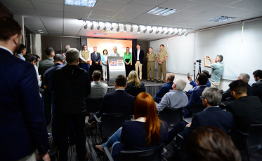 Com perfis técnicos, Jorginho Mello anuncia secretariado 