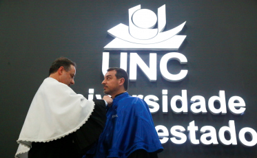 Carlos Moisés recebe título de Doutor Honoris Causa da Universidade do Contestado