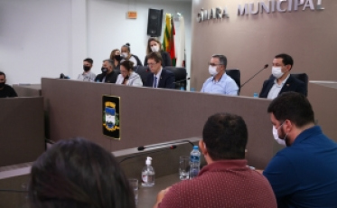 Em Imbituba, público se manifesta contra privatização do porto local