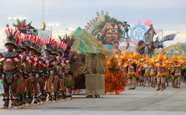 Veja como foi a volta do Carnaval em Santa Catarina após dois anos sem desfiles