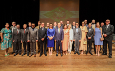 Jorginho Mello empossa 23 nomes do seu secretariado (VÍDEO)