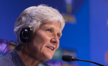 Treinadora aponta falta de estilo brasileiro na derrota para França