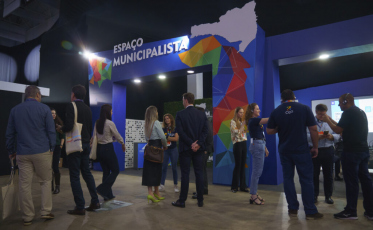 [Áudio] Prefeitos de SC debatem soluções e desafios da gestão municipal